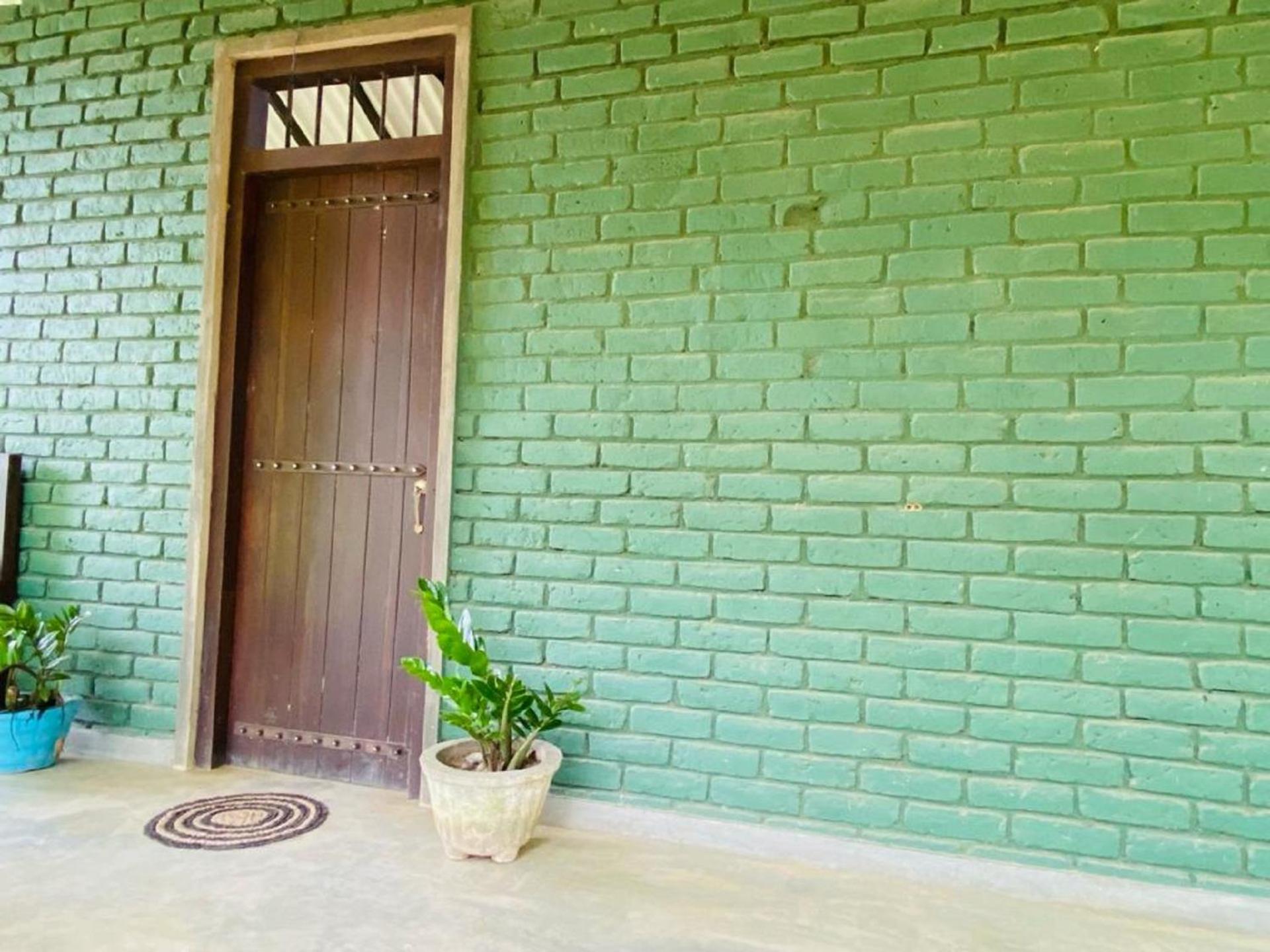 Yala Ying Yang Hostel & Camping Bagian luar foto